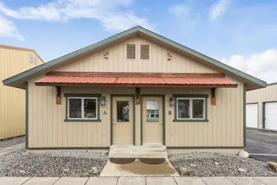 Photo 2 - The Yellowstone Hideaway Unit B