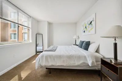 Photo 2 - 2BR Luxury City Suite With Gym & Pool