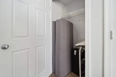 Photo 3 - 2BR Luxury City Suite With Gym & Pool