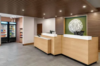Photo 3 - Fairfield Inn & Suites by Marriott Detroit Taylor