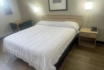 Photo 5 - Georgianna Motel