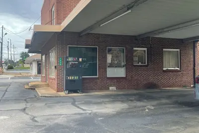 Photo 3 - Georgianna Motel