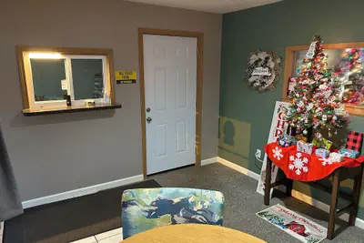 Photo 4 - Valley Inn and Suites