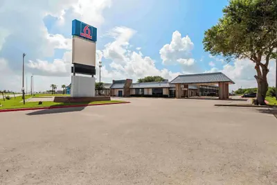 Photo 2 - Studio 6 Port Lavaca, TX