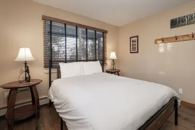 Photo 4 - Hi Country Haus - 10-18... 2 Bedroom Condo by RedAwning