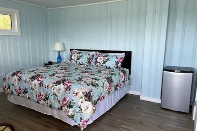 Photo 3 - Pete's Lakefront Motel