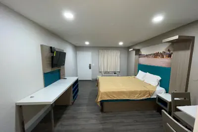 Photo 3 - New Star Inn. El Monte, CA - Los Angeles