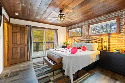 Photo 4 - Escape to Elegance by Ghosal Luxury Lodging
