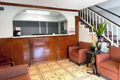 Photo 2 - Regency Inn Three Rivers I-37