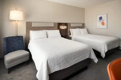 Photo 5 - Holiday Inn Express & Suites Fresno Airport by IHG