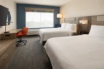 Photo 4 - Holiday Inn Express & Suites Fresno Airport by IHG