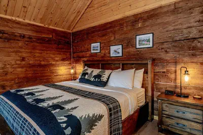 Photo 2 - Lakeshore Cabins