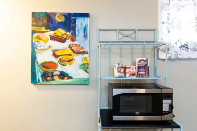 Photo 2 - Garden Level Apt Mtn Ave, 8 Min Walk to Old Town!