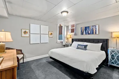 Photo 5 - Garden Level Apt Mtn Ave, 8 Min Walk to Old Town!