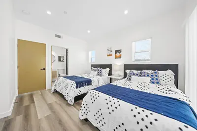 Photo 4 - Comfort Suite Hollywood