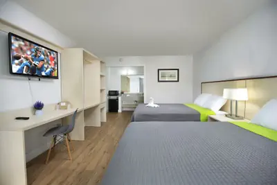 Photo 4 - Weekly Inn