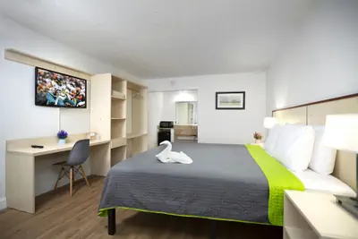 Photo 3 - Weekly Inn