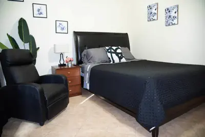 Photo 2 - 2BD 2BT Apartment 1 Min to University Utrgv