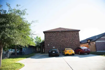 Photo 4 - 2BD 2BT Apartment 1 Min to University Utrgv