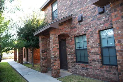 Photo 4 - 3BD 2BT Town Suite Minutes Away Medical Center