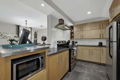 Photo 5 - 406 Lodge-a: Hot-tub & 2 Blks to Main St