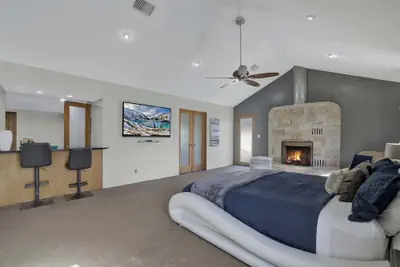 Photo 3 - 406 Lodge-a: Hot-tub & 2 Blks to Main St