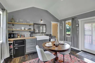 Photo 5 - Luxurious & Intimate Cottage in Fred Wine Country!