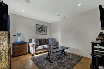 Photo 4 - Guest Quarters - 2 Blocks to Main Street!
