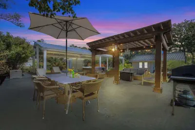 Photo 2 - Weitz Getaway With Private Pool Two Hot Tubs