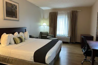 Photo 3 - McPherson Inn