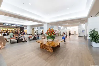Photo 4 - Ala Moana Condo by Zelloo