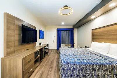 Photo 5 - Palace Inn Blue Edgebrook