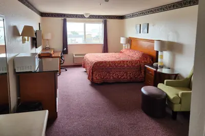 Photo 4 - Bayview Inn