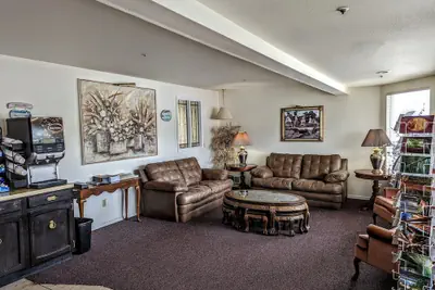 Photo 3 - Bayview Inn