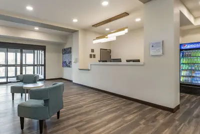 Photo 5 - Sleep Inn & Suites Milwaukee/Franklin