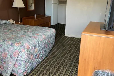 Photo 5 - Aaron Motel