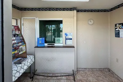 Photo 3 - Motel 6 Selma, CA