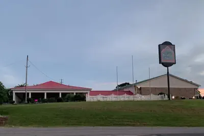 Photo 2 - COVERED BRIDGE INN & SUITES