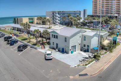 Photo 2 - Daytona Shores Inn & Suites
