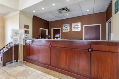 Photo 4 - Suburban Studios Tysons Corner
