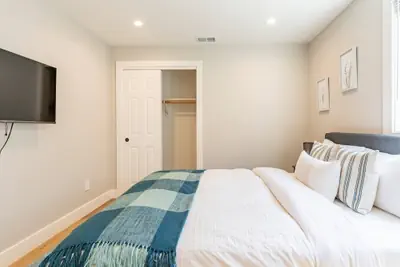Photo 4 - Lux Apartment on hill close to SF