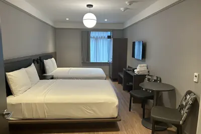 Photo 5 - Melrose Hotel