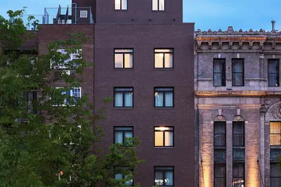 Photo 2 - Melrose Hotel
