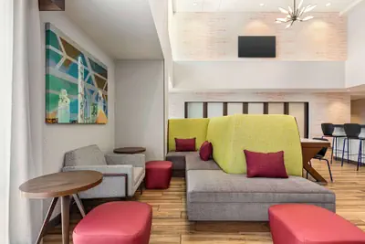 Photo 4 - Hampton Inn & Suites Oroville