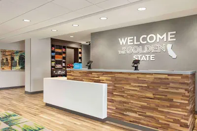 Photo 5 - Hampton Inn & Suites Oroville