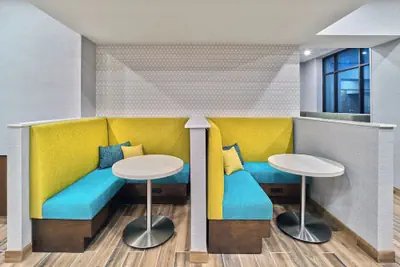 Photo 4 - Hampton Inn by Hilton Omaha UN Medical Center Area