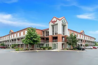 Photo 2 - Red Roof Inn Auburn Hills
