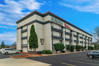 Photo 2 - Red Roof Inn Flint