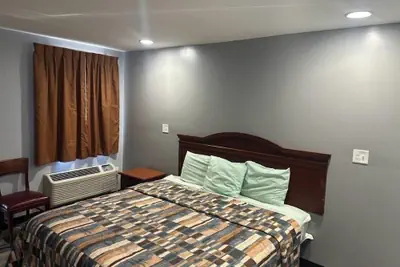 Photo 5 - Sky Inn Hotel