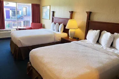 Photo 3 - The District Hotel Club and Resorts